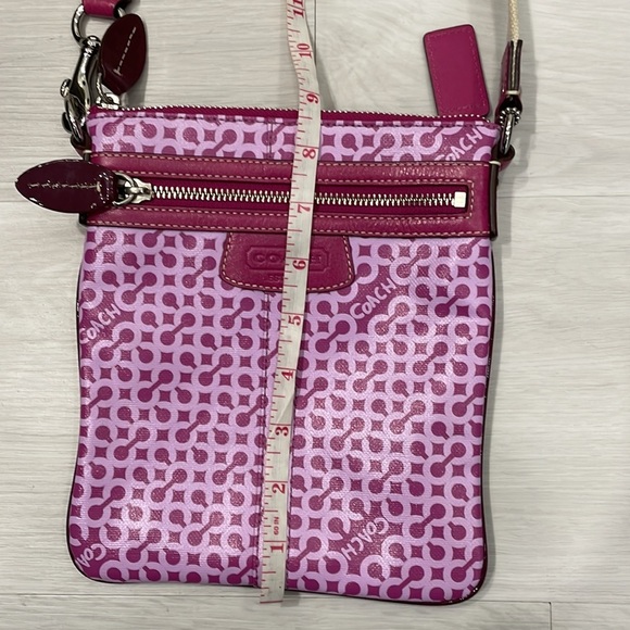 Coach Pink/Purple Gramercy Op Art Swing-Pack Bag - Picture 10 of 12